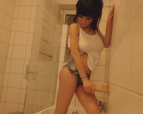 Giuliahoot Shower 1080p