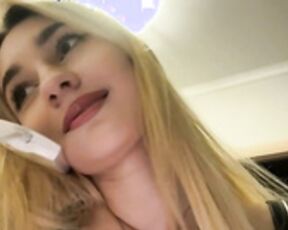 Naked Lana-chester meets a courier 2025-03-30