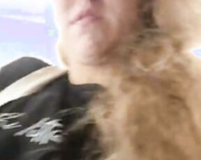 Eveline_Beauty_Kitty playing with his pussy in taxi