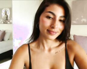 Cinnamonn2 latina teasing in public