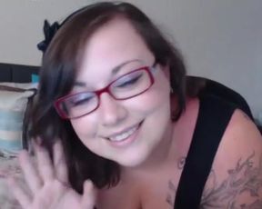 BBW works her sexy pierced tongue and pussy