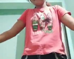 Desi cute girl show her nude on cam