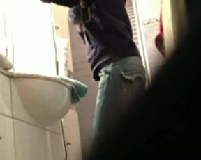 espiando a mi primita