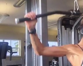 Fitness Model Sideboob + gym