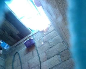 Espiando A La Prima Con Camara Escondida