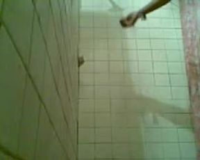 monse_en_la_regadera