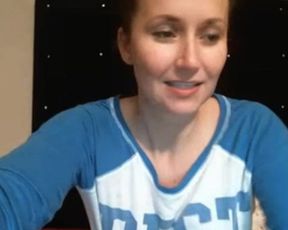 Mom Flashes her pussy & tits