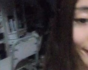 Cute Chinese girl Mango slip her tits