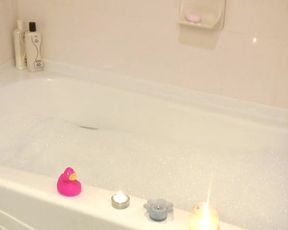 HometownHottie tub masturbate