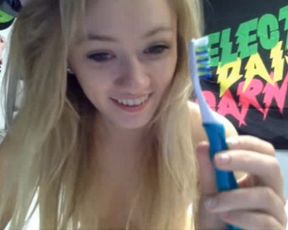 ALittleLucy Cumshow w/ Anal