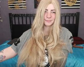 NaomiSipid shows tits