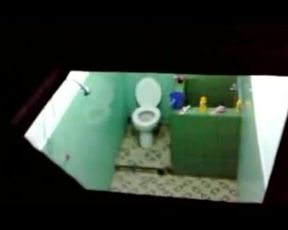 Espiando a la Vecinita Peruana