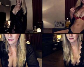 WildestKitten toy, fingers, and close up of her pussy in free cam recording 2017-07-21_022328