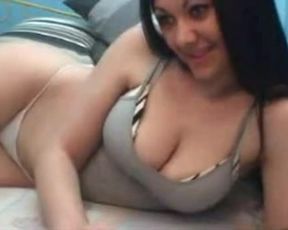 big boobs girl camming
