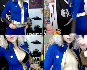 LunaLamb likes to get messy in free cam recording 2017-08-10_075442