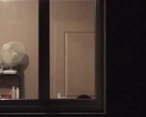 Espiando ala becinita