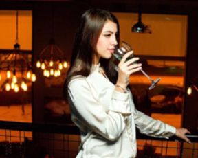 Kate Milkis Sunnyleon_ Kharkov Reina Bar camwhore ass