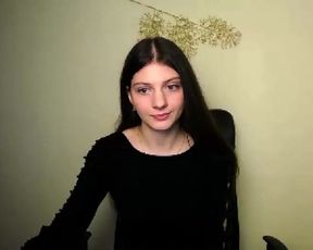 maybl Super Shy Girl Flashes Boobs (2020-01-22)