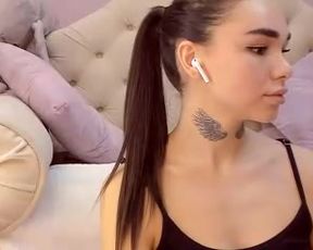 hollyextra 2020-02-05 10