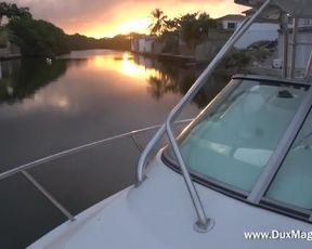 Yuvi Pallares en el bote