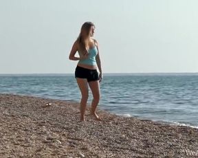 Hairy Teen masturbates while sunbathing