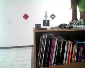 Lucythealien webcam show 2020-03-24_21-25-35_539
