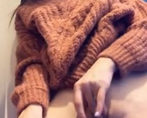 Ellieleen1 (aka ellieleen11, ellieleen, elliemayli) mesmerizing moves and hot pussy get wet OnlyFans private video