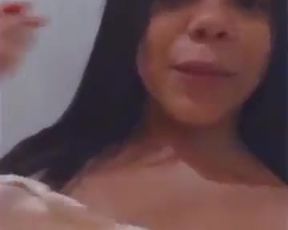 Novinha rebolando na piroca