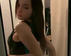 Sexy Ellieleen Strip Tease