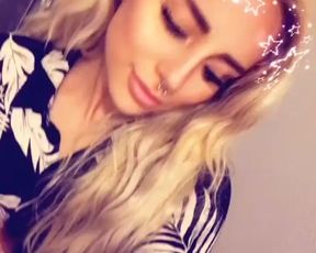 NaomiWoods SnapChat RStknXmBySTDBhgEXoHjZpLLT3K83KZ1