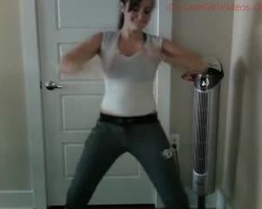 Suzysmartz dancing in camshow