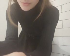 MissAlice_94 Bathroom fun